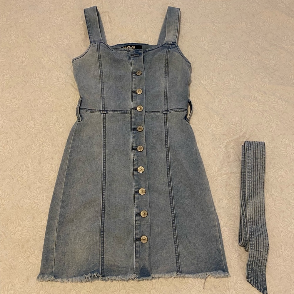 Denim dress!